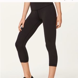 LULU LEMON crop black leggings